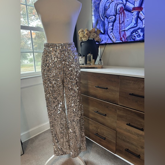 Forever 21 Pants - Cream Sequin Pants